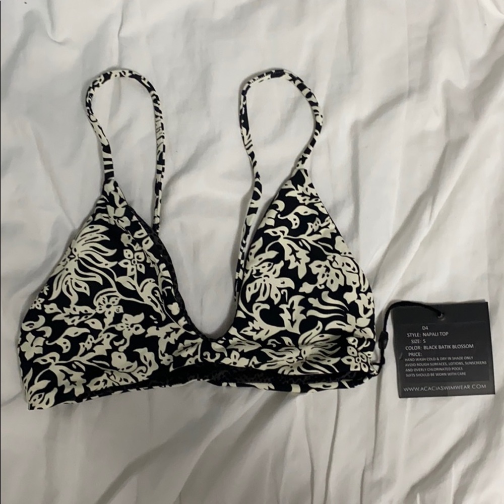 Acacia napali top in black batik